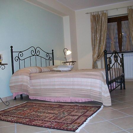 Casa Vacanze Il Castello Pescina Esterno foto