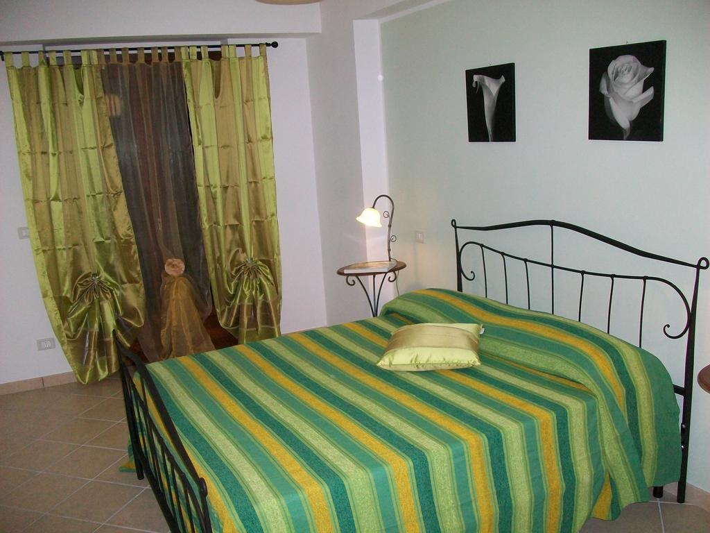 Casa Vacanze Il Castello Pescina Esterno foto