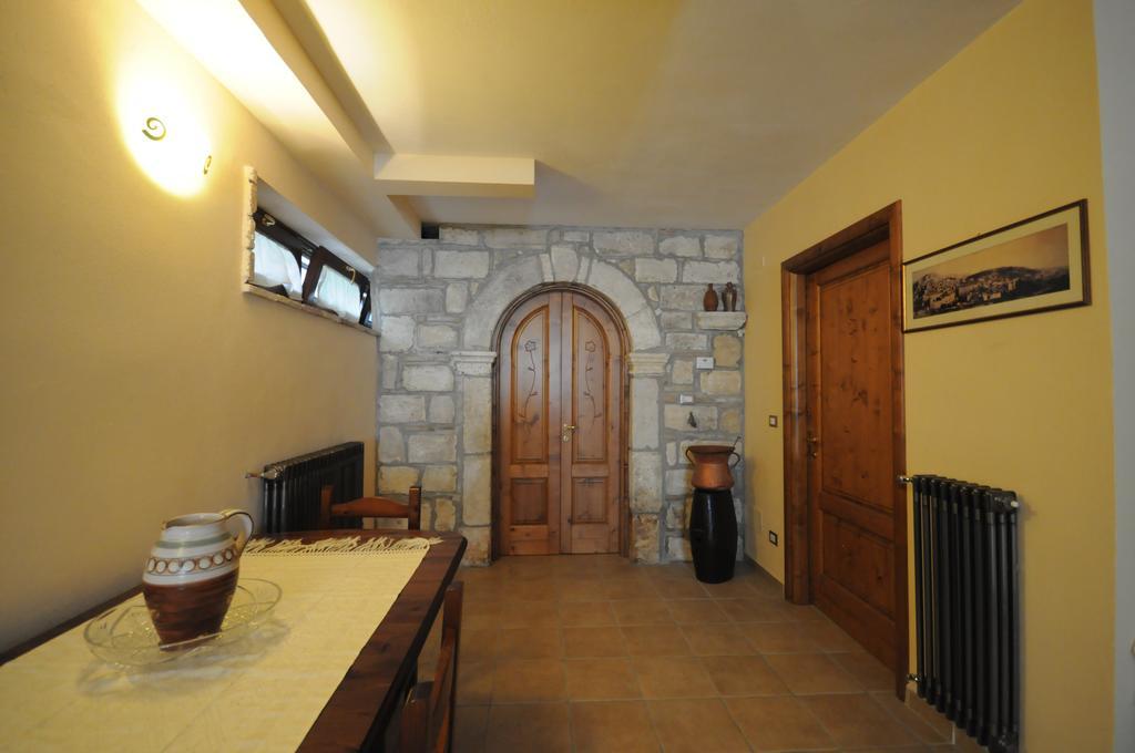 Casa Vacanze Il Castello Pescina Esterno foto