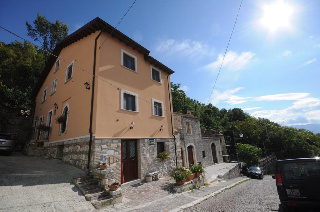 Casa Vacanze Il Castello Pescina Esterno foto