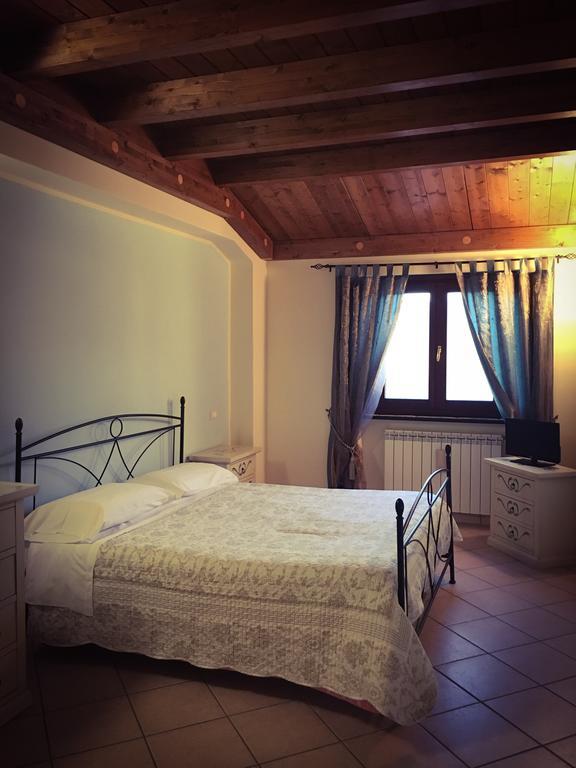 Casa Vacanze Il Castello Pescina Esterno foto